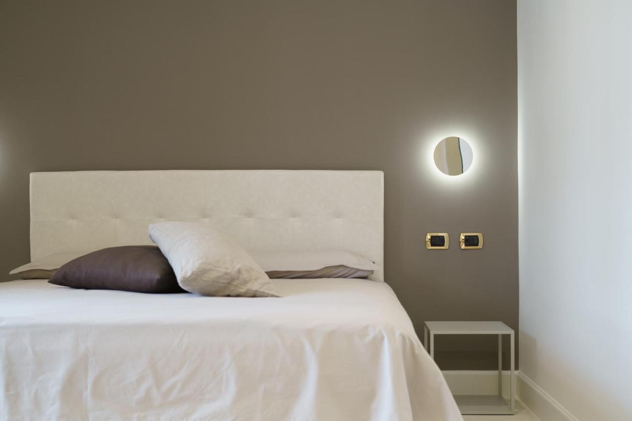 Caffetteria Luca Suite & Rooms برونتي المظهر الخارجي الصورة