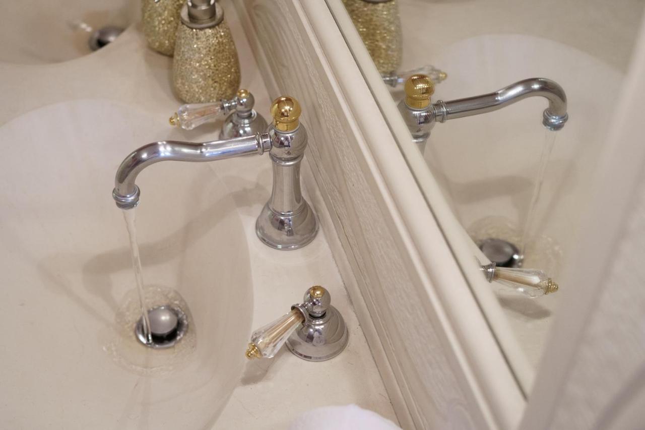 Caffetteria Luca Suite & Rooms برونتي المظهر الخارجي الصورة