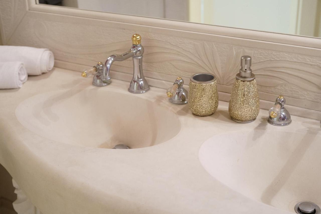Caffetteria Luca Suite & Rooms برونتي المظهر الخارجي الصورة