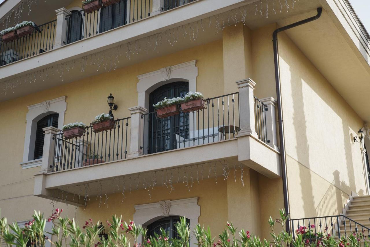 Caffetteria Luca Suite & Rooms برونتي المظهر الخارجي الصورة