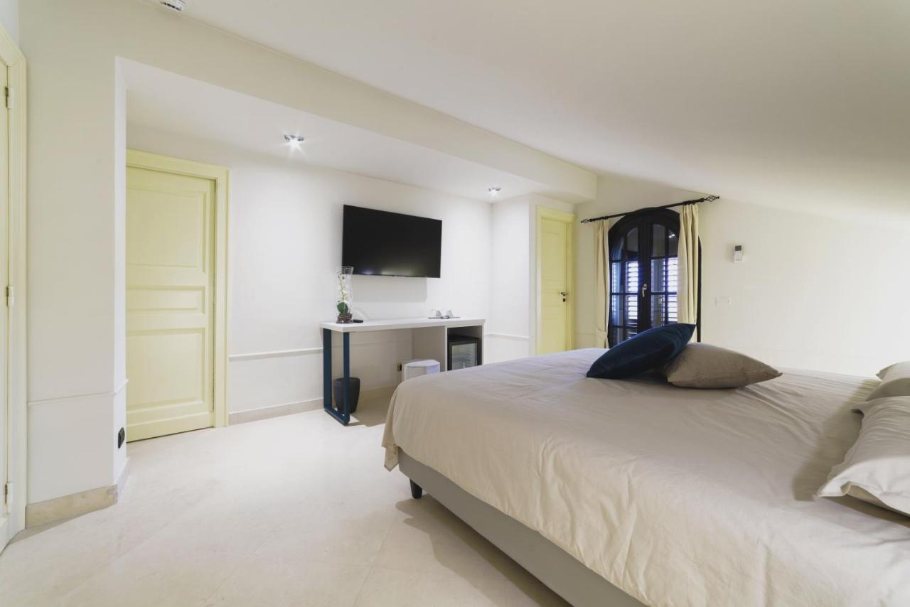 Caffetteria Luca Suite & Rooms برونتي المظهر الخارجي الصورة